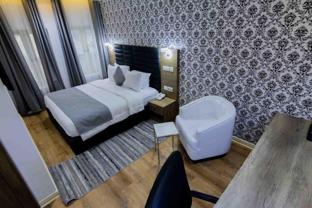 Crownsville Hotel - Airport Road Port Harcourt Esterno foto